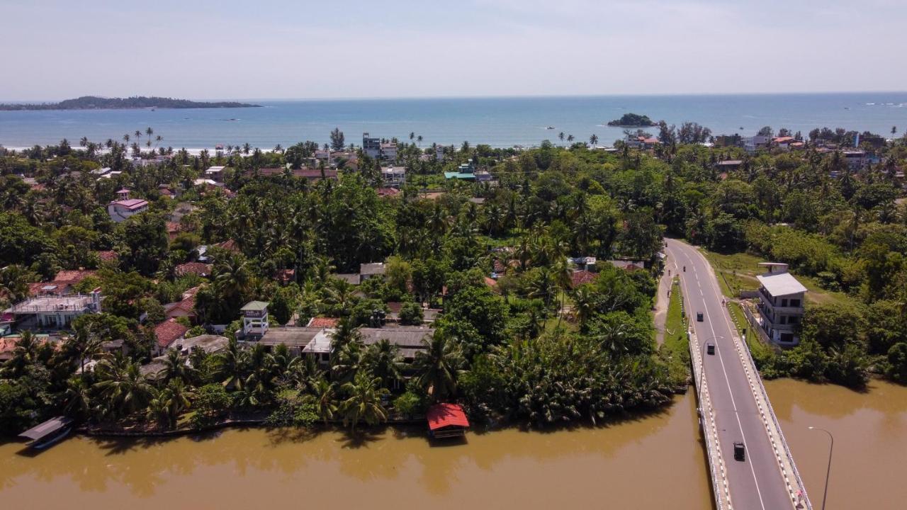 Luvi Lucas River Side ウェリガマ エクステリア 写真