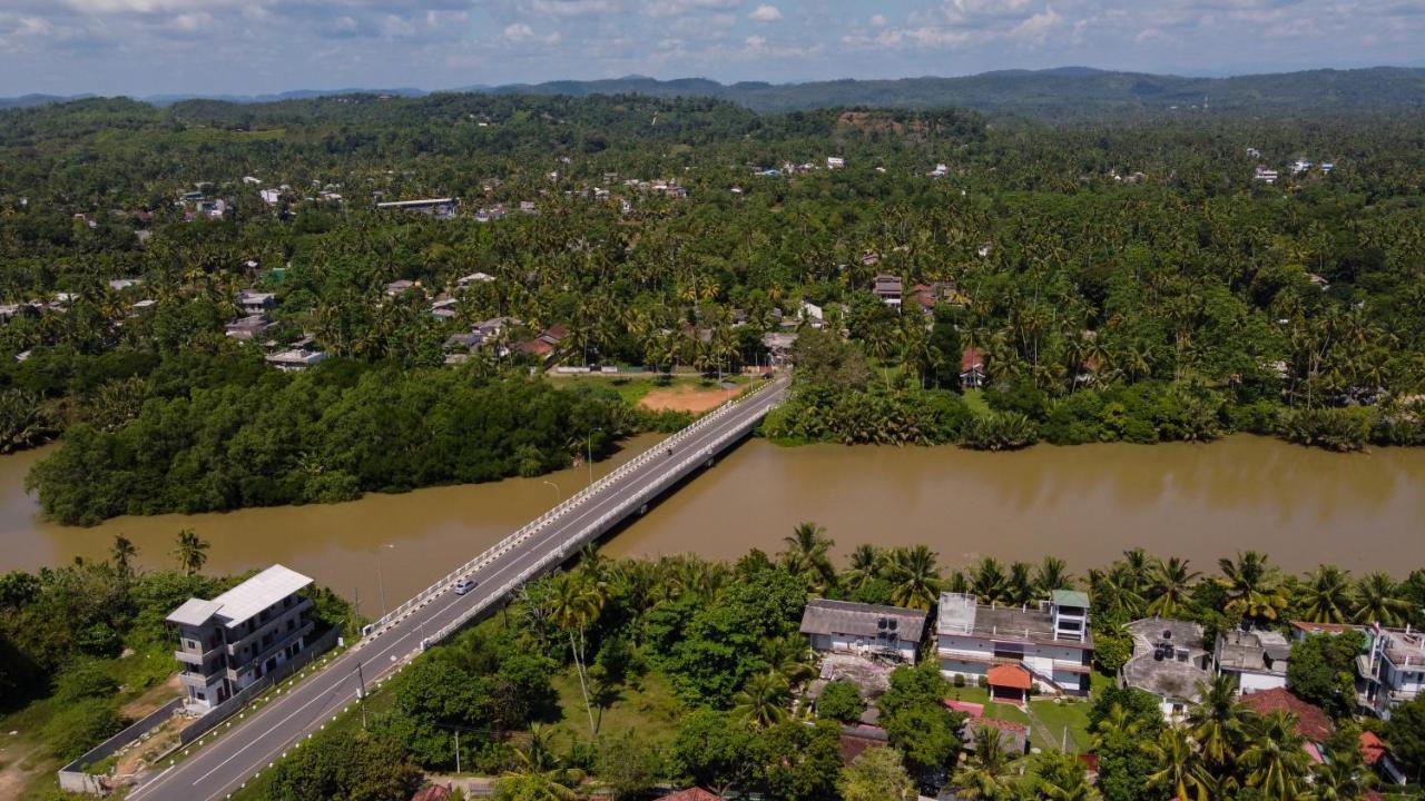 Luvi Lucas River Side ウェリガマ エクステリア 写真