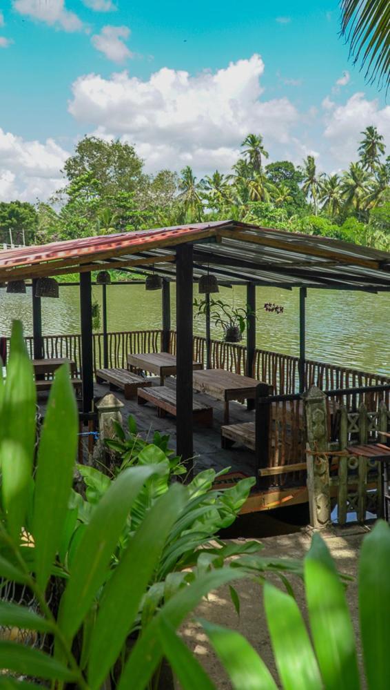 Luvi Lucas River Side ウェリガマ エクステリア 写真
