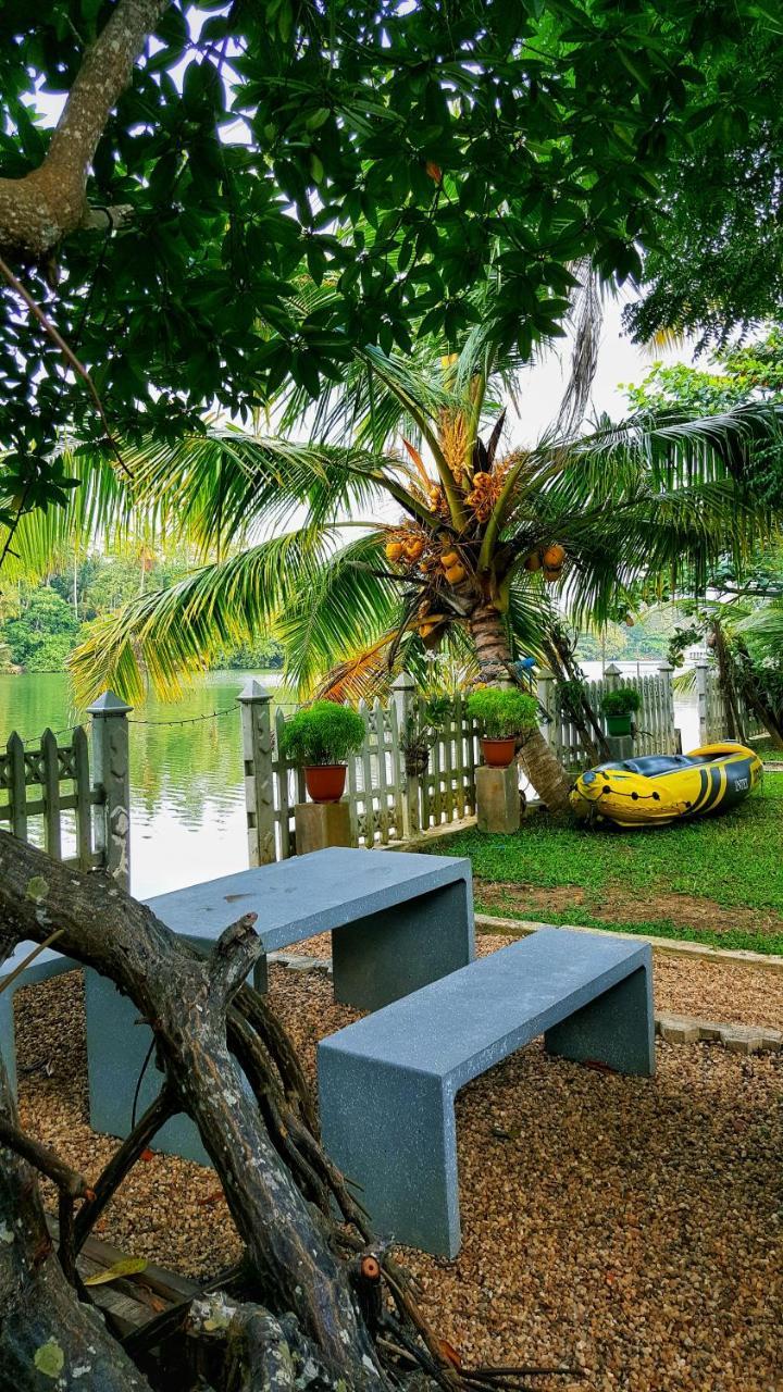 Luvi Lucas River Side ウェリガマ エクステリア 写真
